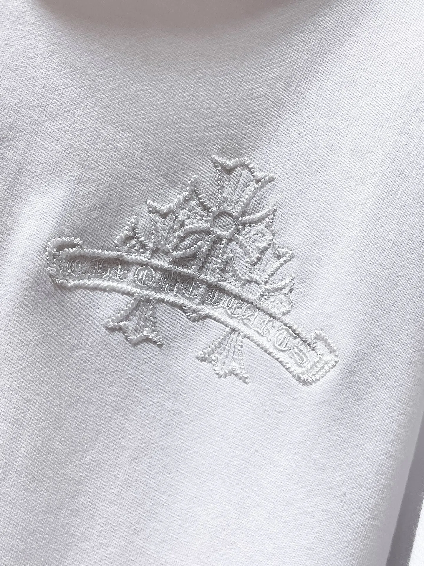 P260 Chrome Hearts Autumn and Winter 2025 Counter Synchronization Chrome Cross Roller Embroidery Hooded Sweatshirt Vacuum Embroidery Method! Heavy embroidery! ! ! Tens of thousands of needles! ! Improved customized version of 1:1 high-gram weight high-quality fabric Recommended color: white black code number: S, M, L, XL